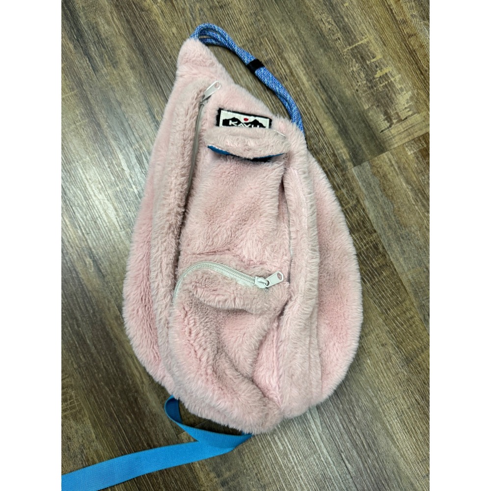 KAVU Rope Bag Sling Backpack Unisex OS Pink Faux Fur Good Fuzzy Adjustable Strap